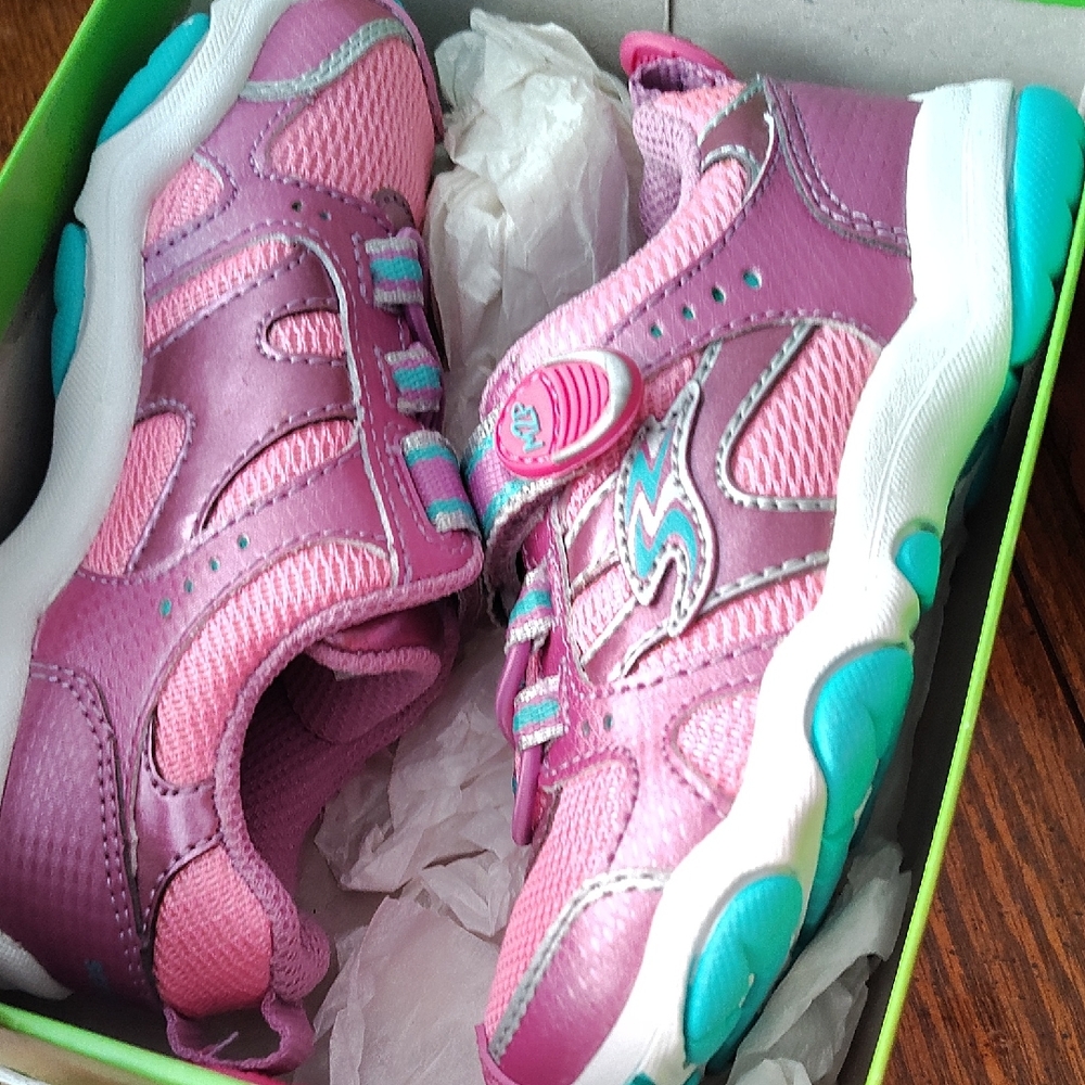 Stride rite girls shoes size 9 new